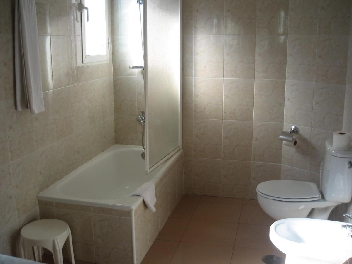 Hotel Dora Пласенсия Екстериор снимка