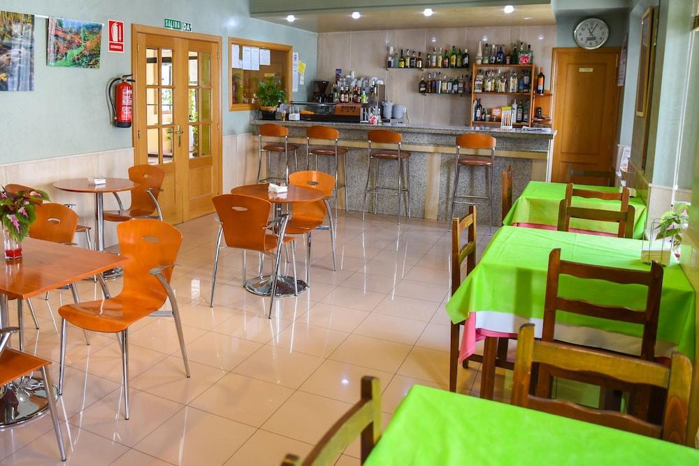 Hotel Dora Пласенсия Екстериор снимка