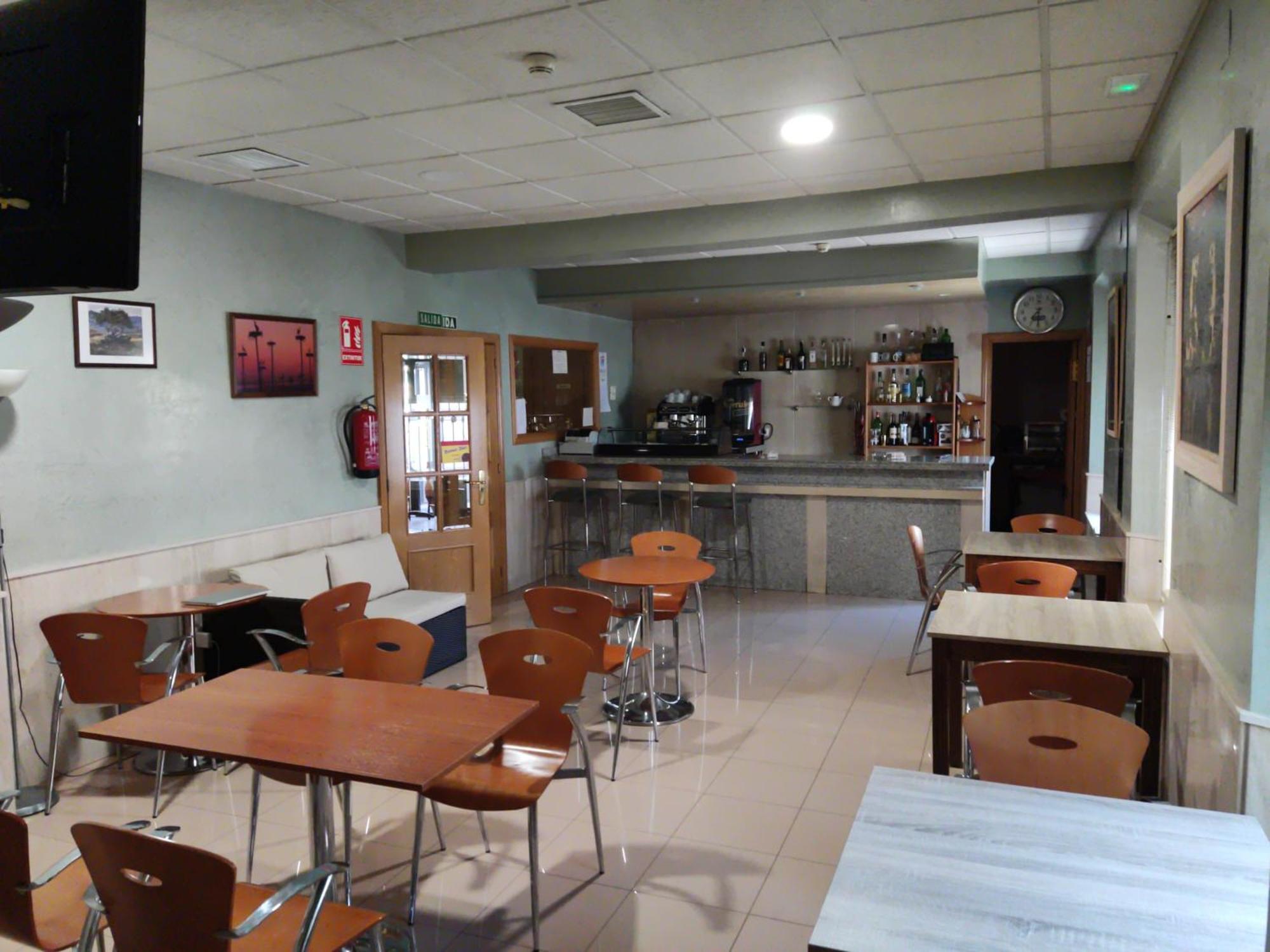 Hotel Dora Пласенсия Екстериор снимка